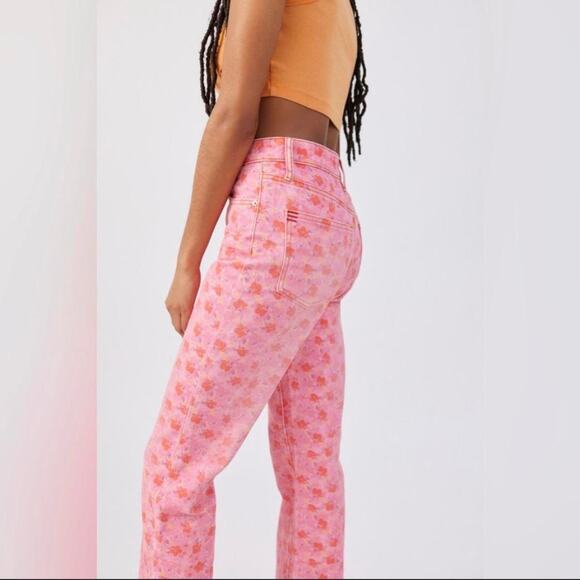 NEW BDG Urban Outfitters High-Rise Flare Denim in Pink/Rose Floral NWT - Size 24 - Picture 3 of 10